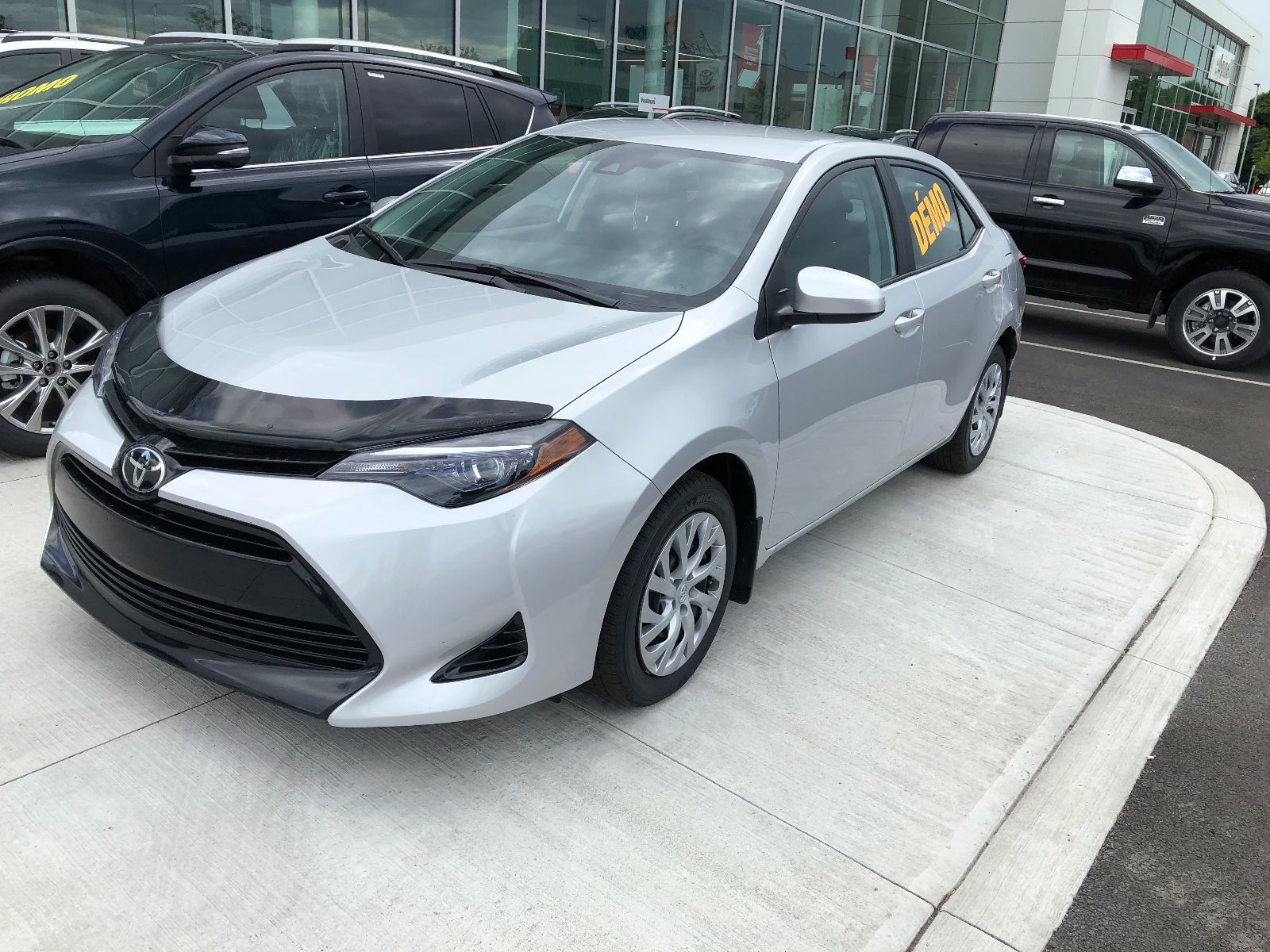 Used 2018 Toyota Corolla LE for sale in Montreal DEMO
