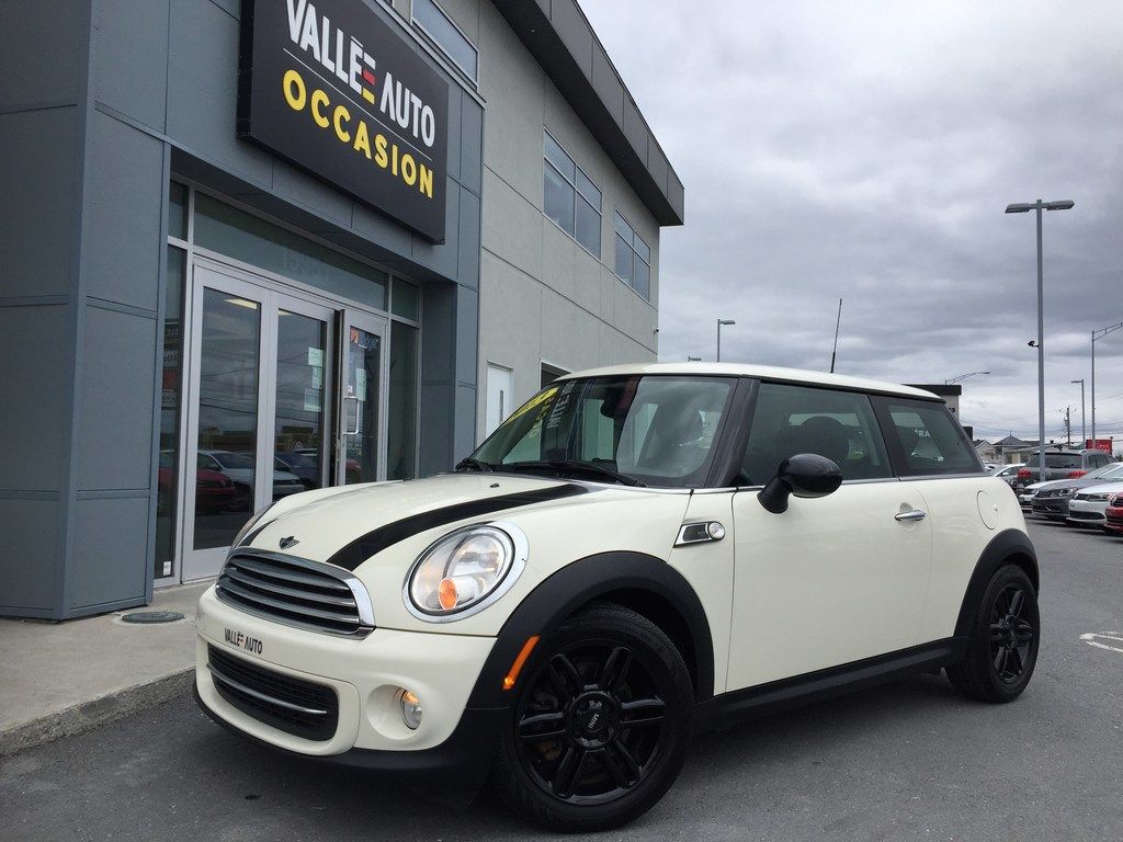Used 13 Mini Cooper Baker Street Edition Excellente Conditions White 54 566 Km For Sale 0 Vallee Automobiles Inc b
