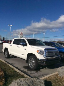 2017 Toyota Tundra 4x4 CrewMax Ltd 5.7 6A