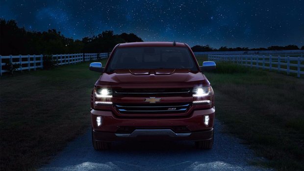 2017 Chevrolet Silverado: Rugged Refinement