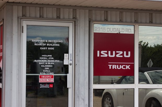 VICKAR AUTO GROUP NOW CARRYING BEDFORD DECKS FOR 2500, 3500 CHEVY TRUCKS