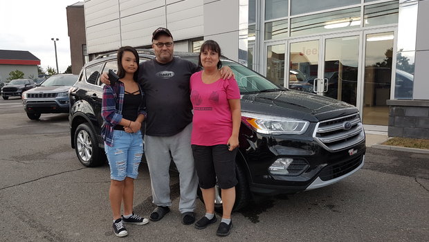 Un gros merci à M.Carl Sirois Et Mme. Nathalie Ouellet pour l'achat de leur nouveau Ford Escape 2017. Encore merci.