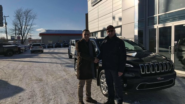 Merci à mon fidèle client M.Jean-Pierre Morin pour l’achat de son deuxième Cherokee chez nous! Bonne route.