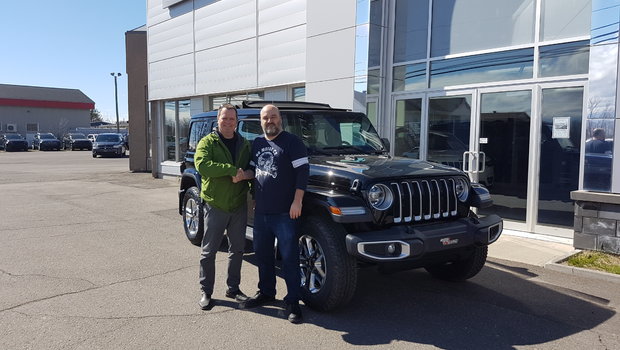 Un gros merci à M. Steve Leblond pour l'achat de son tout nouveau Wrangler 2019. Un client fidèle à Jeep et au Garage Windsor.