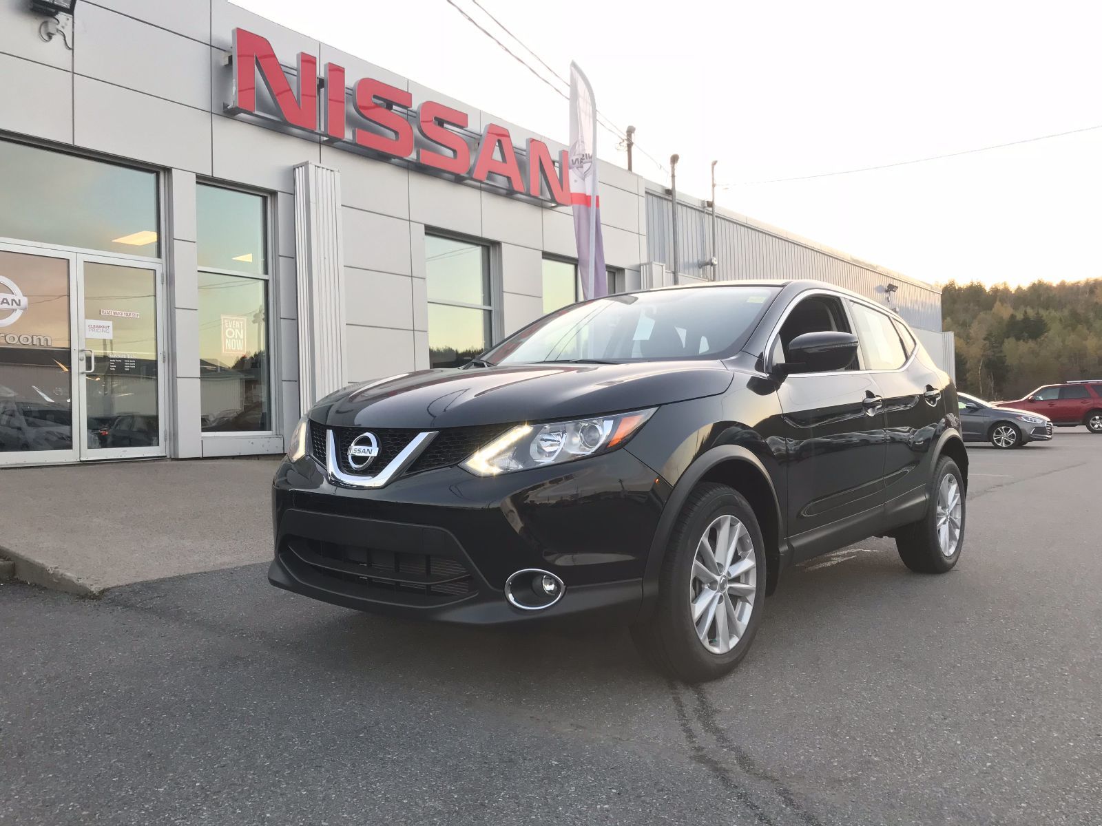 New 2017 Nissan Qashqai SV FWD CVT at Acura Brossard | HW018949